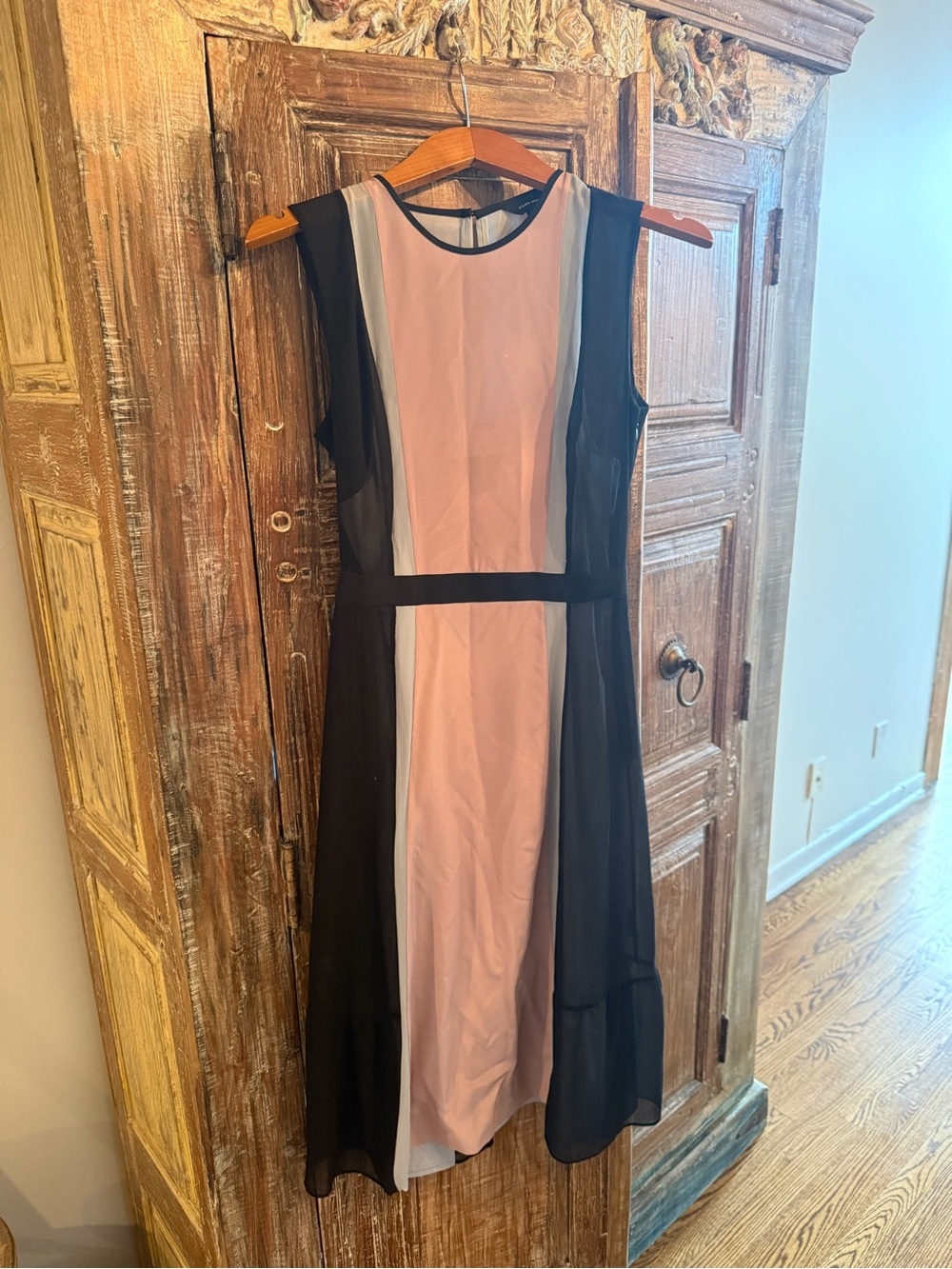 Club Monaco a-line Sleeveless Colorblock Midi Dress in Pink and Black size 4 - Picture 2 of 9